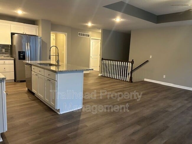 Building Photo - 605 Hillcrest St