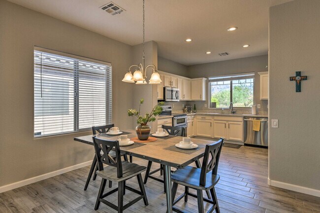 Building Photo - 8226 S Hidden Trail Ct