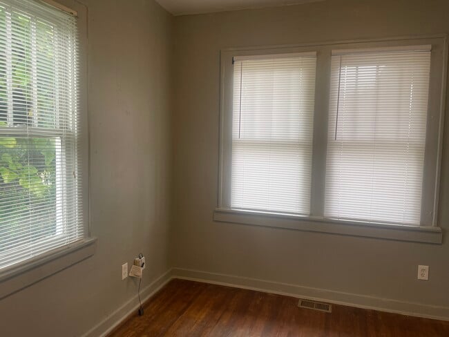 Building Photo - 223 S Phoenix Ave