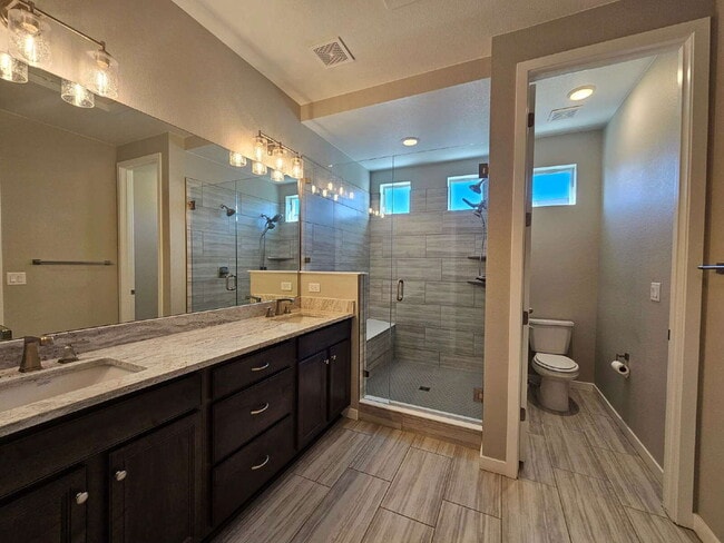 Building Photo - 3618 Maldives Dr