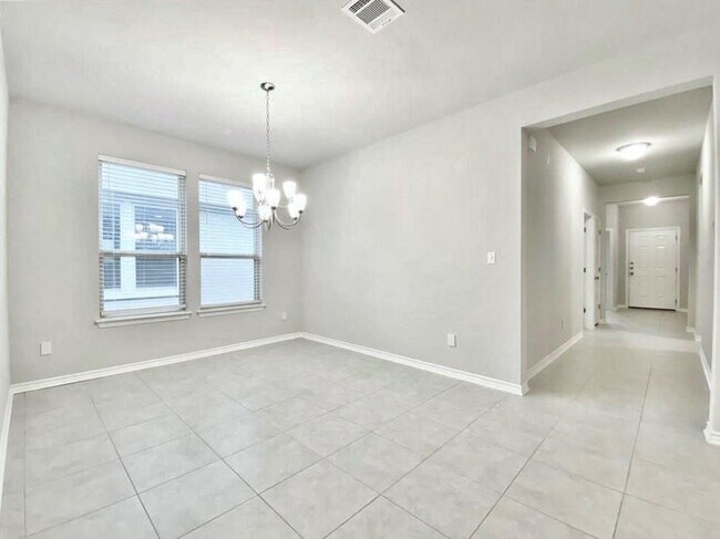 Building Photo - 816 Alta Wy