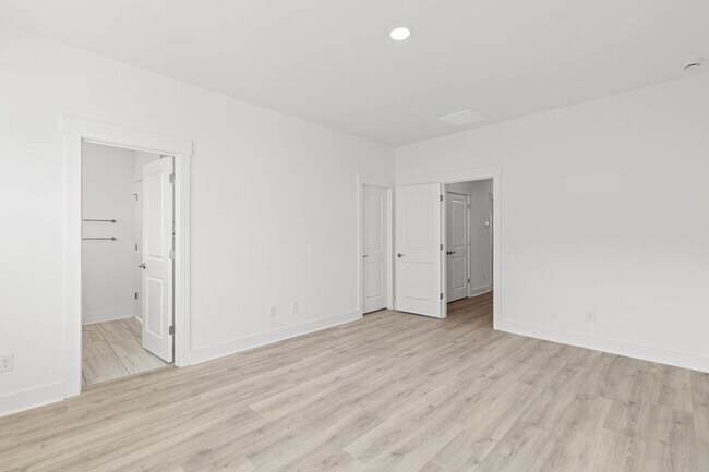 Building Photo - 128 Etta Wy