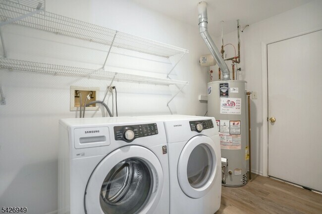 Building Photo - 16 Lagoon Way