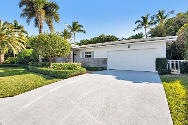 Building Photo - 230 Osceola Way