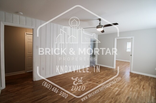 Building Photo - 1407 Charles Dr NE