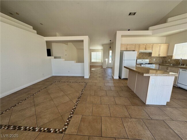 Building Photo - 4811 Carefree Dr