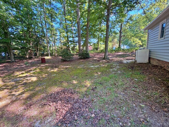 Building Photo - 8800 Sedbergh Dr