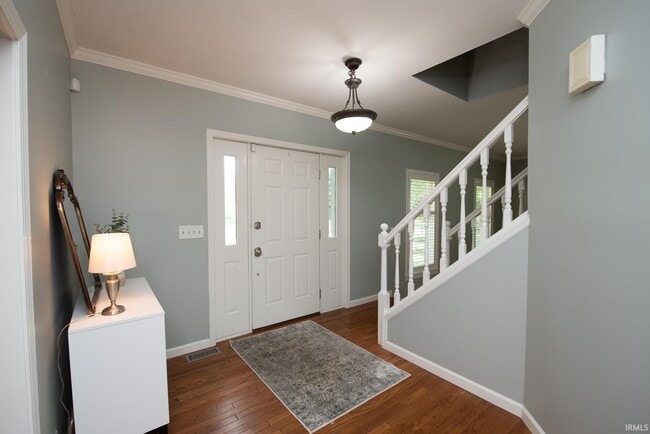 Building Photo - 3801 W Capilano Dr