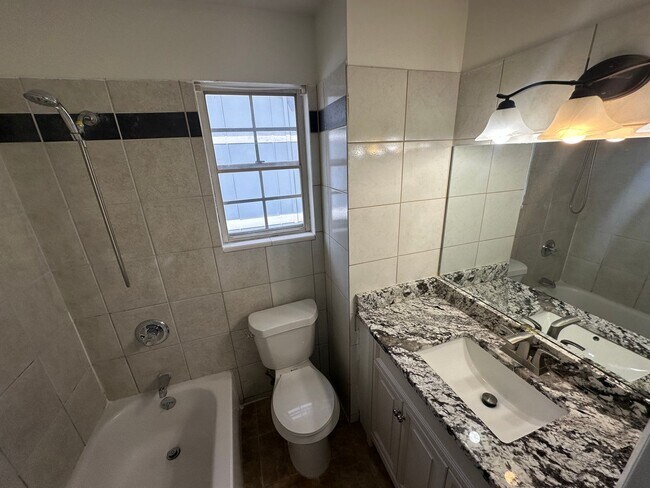 Building Photo - Long Realty & Property Management LLC - 4 bedroom 2.5 Bathroom in Aurora