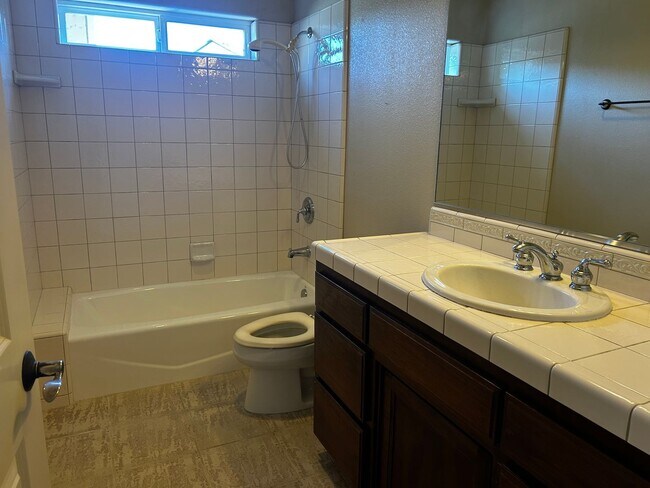 Building Photo - 3 Bedroom/2 Bath House available for rent in Arroyo Grande