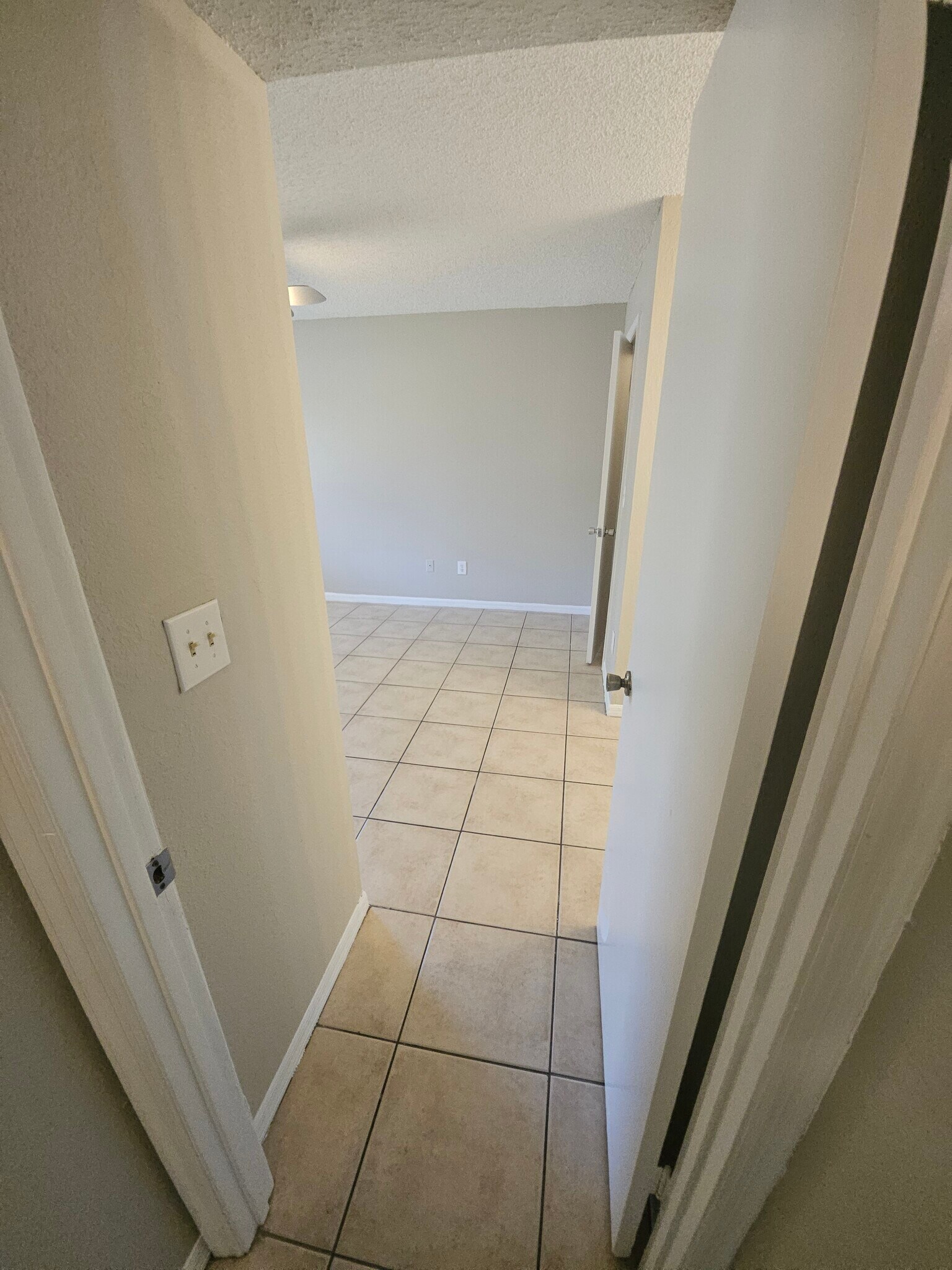 Building Photo - 4658 Commander Dr