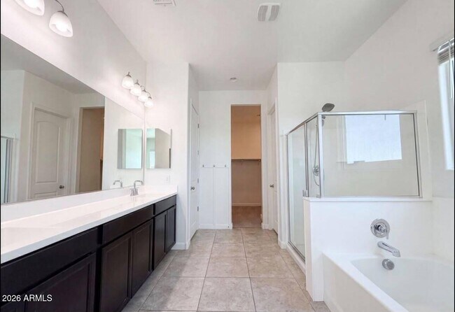Building Photo - 2528 N Comiskey Dr