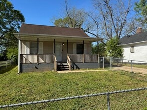 Building Photo - 1/2 OFF FIRST FULL MONTH OF RENT!