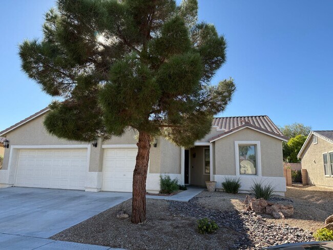 Primary Photo - Beautiful three Bedroom, 2 Bath Home