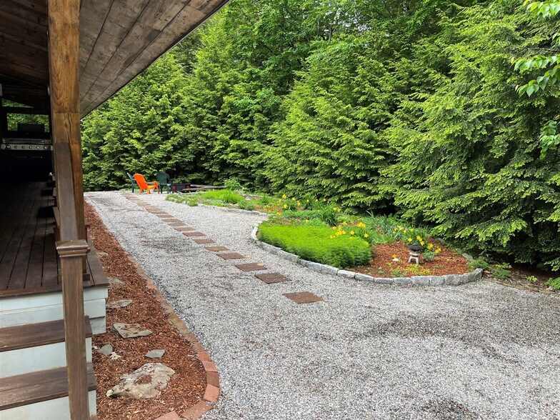 Building Photo - 10 Deer Cir