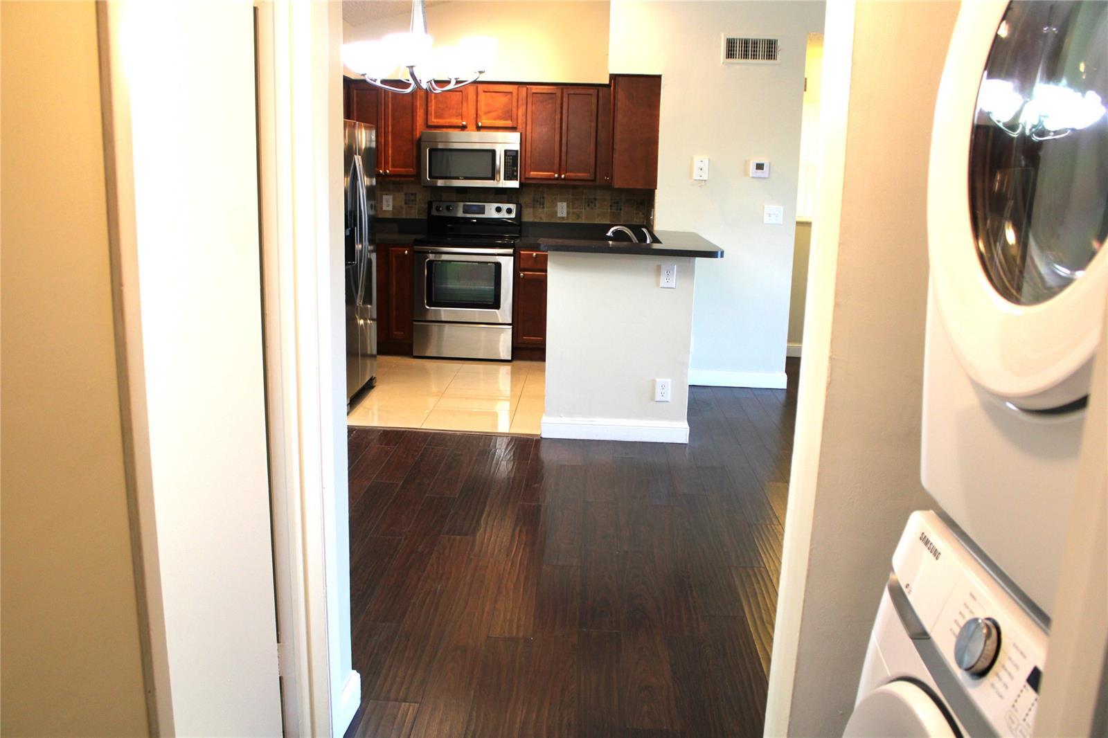 Building Photo - 7630 Westwood Dr