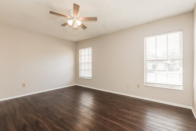 Building Photo - 1611 Bent Pine Way