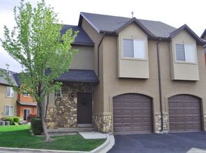 Building Photo - Spacious Pleasant Grove Townhome