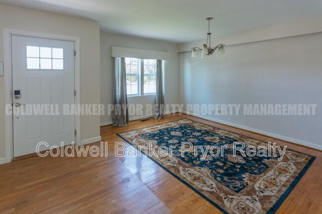 Building Photo - 4890 College Dr E