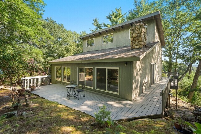 Building Photo - 4 Tanglewood Rd