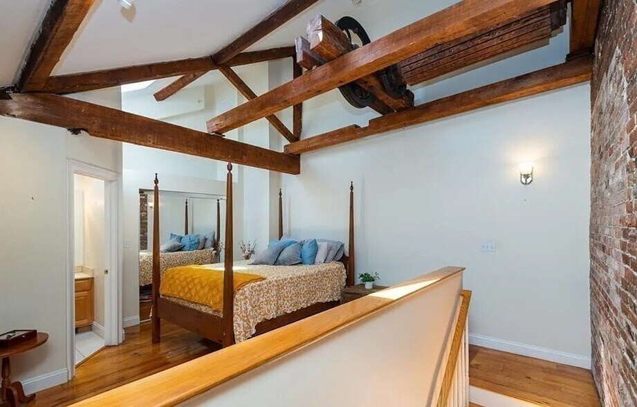 Building Photo - 141 Washington St