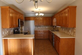 Building Photo - Charming 3-Bedroom Home with 2 Full Bathrooms in Waco, TX - Must See!