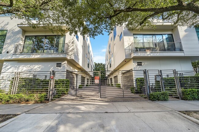 Building Photo - 1004 California St