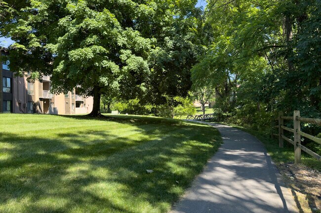 Building Photo - 5923 Tamar Dr