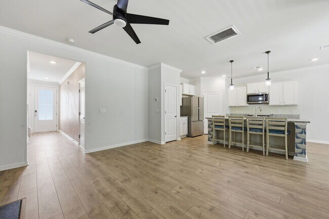 Building Photo - 190 Cherry Grv Dr