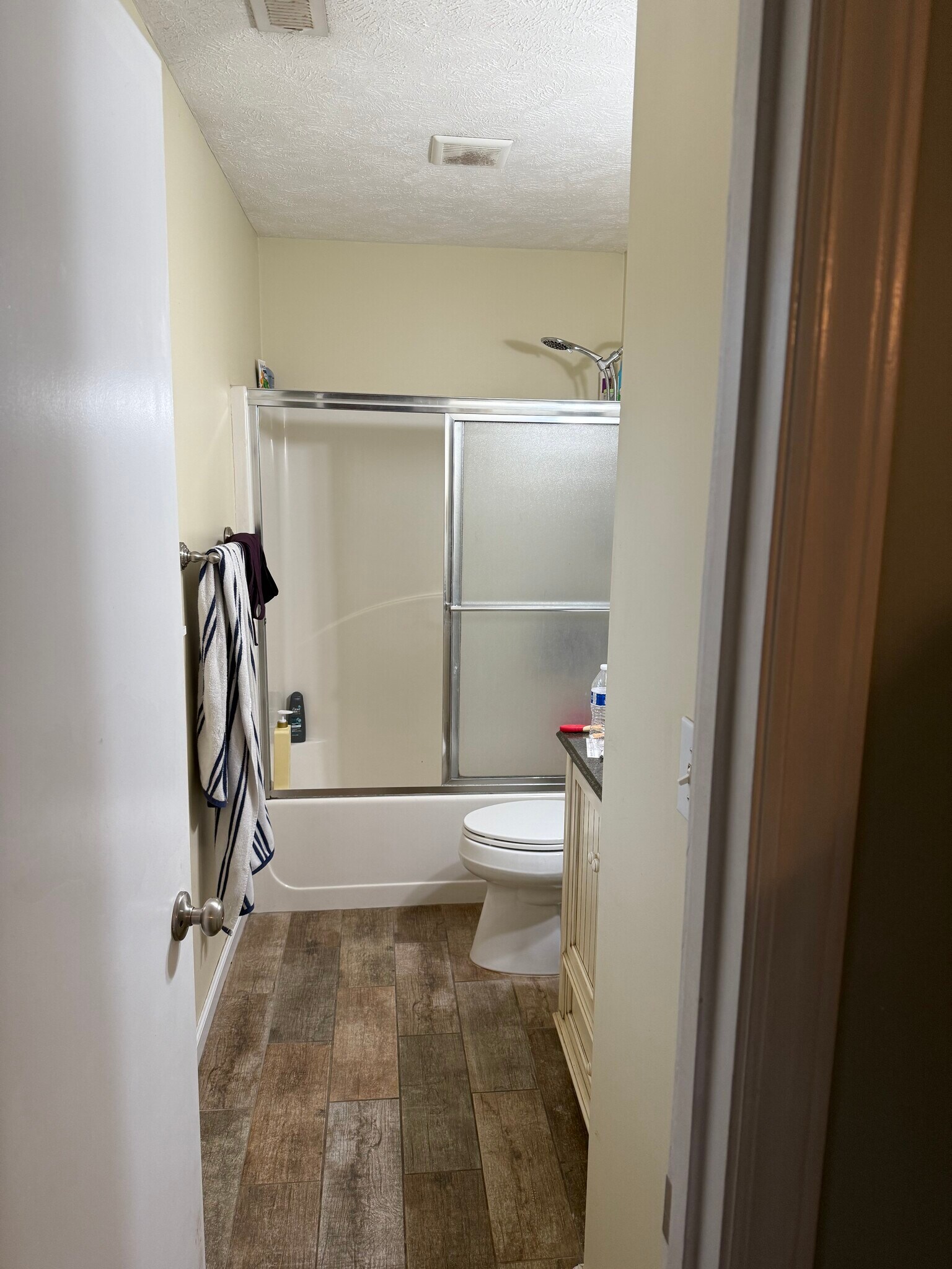 Master Bath - 7217 Quail Woods Rd