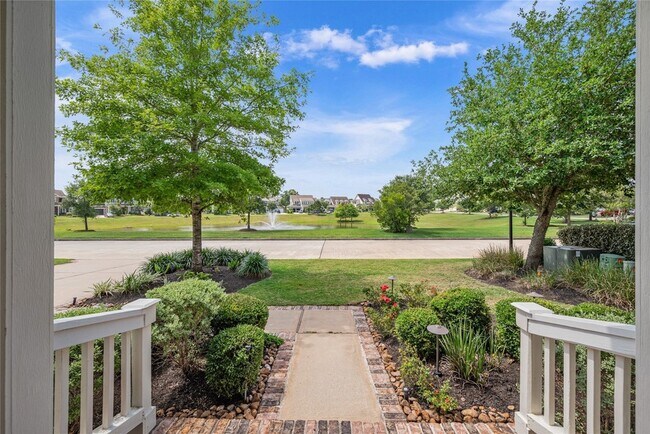 Building Photo - 2215 Blue Duck Ln
