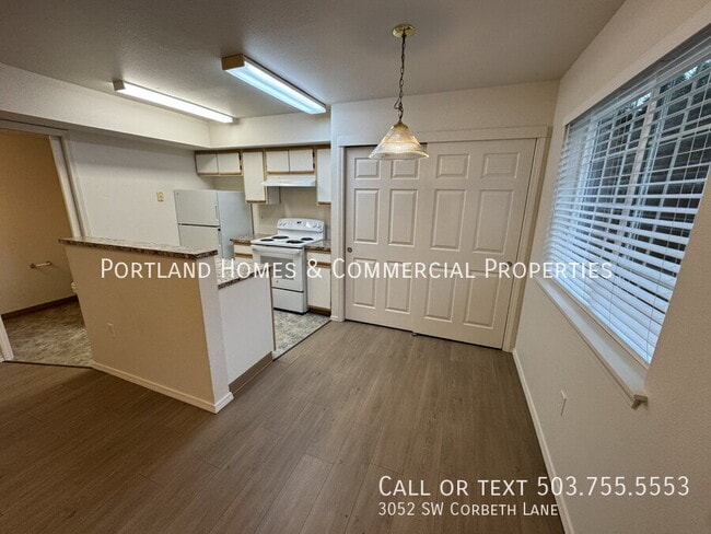 Building Photo - 3052 SW Corbeth Ln