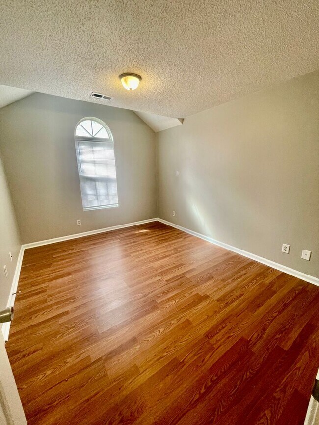 Building Photo - 6019 Double Rein Rd