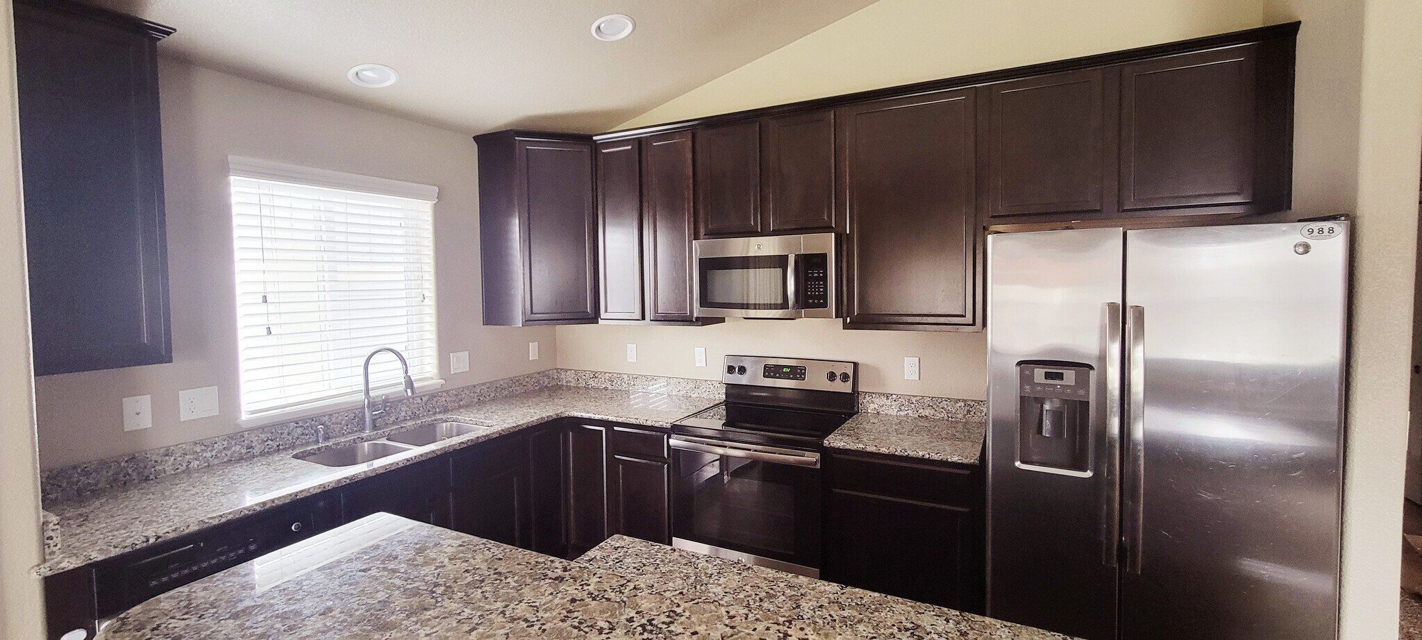 Building Photo - 6729 Kearsarge Dr