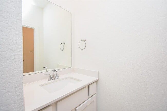 Building Photo - 5115 Murillo Dr