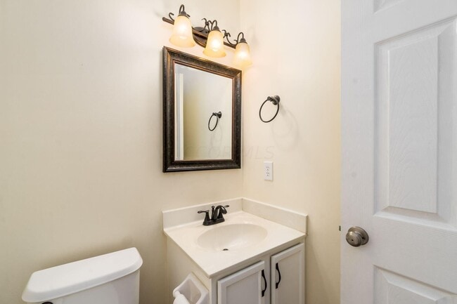 Building Photo - 1383 Pansy St