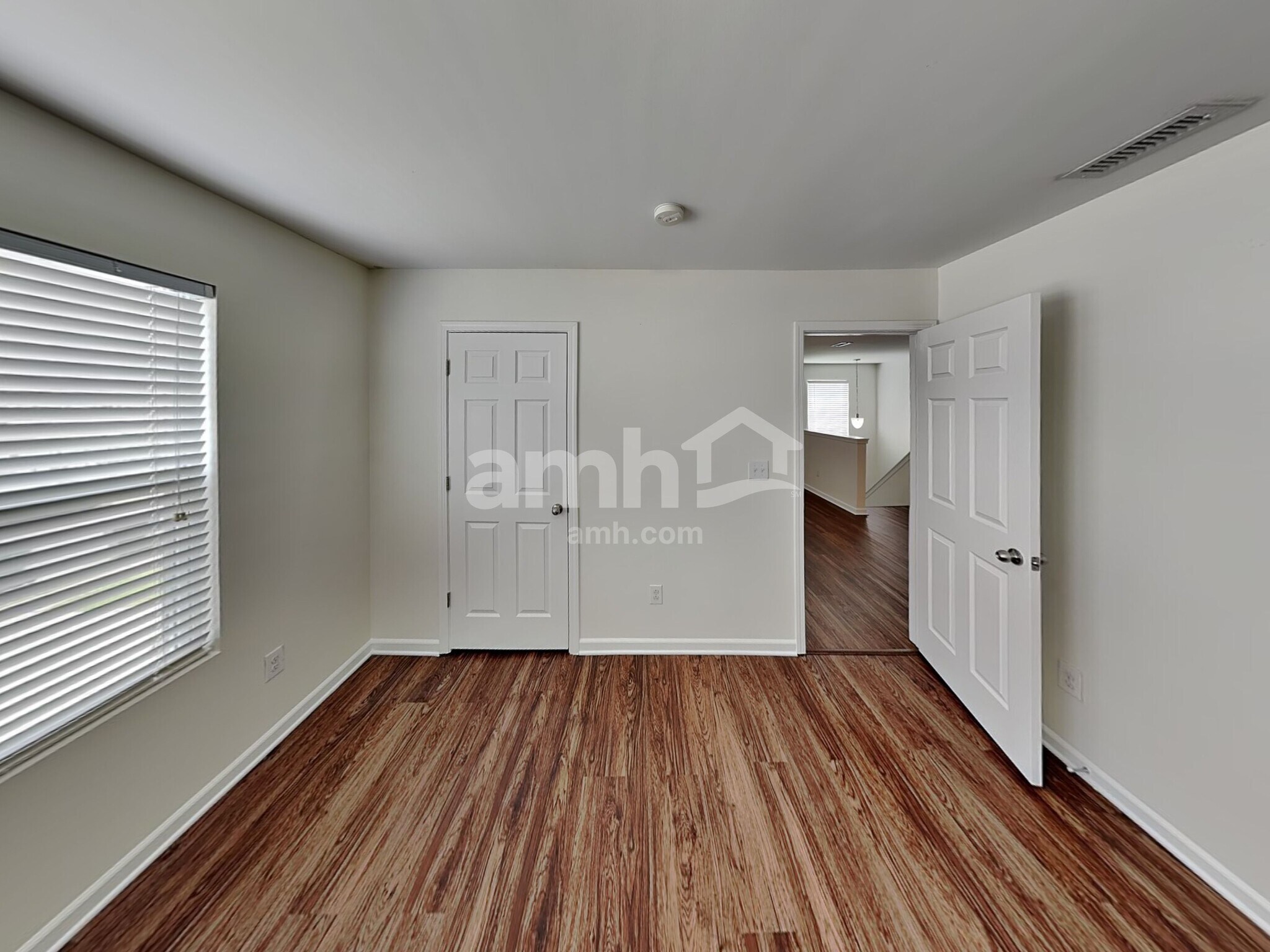 Building Photo - 15725 Lakepoint Forest Dr