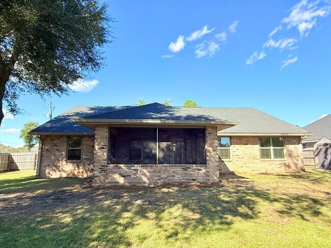 Building Photo - 4-Bedroom Craftsman Style Home - Winners Gait