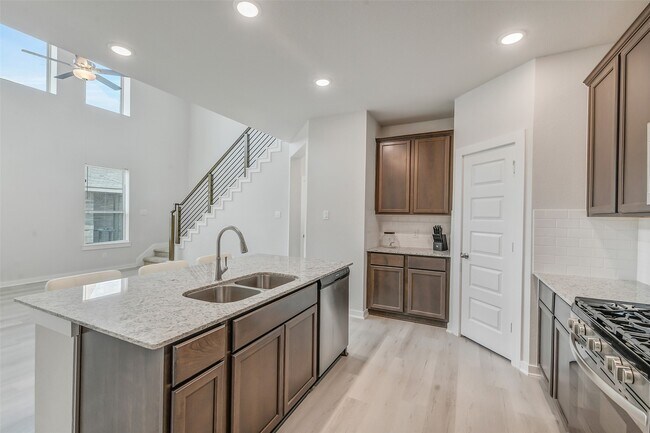 Building Photo - 2734 Pheasant Hl Ct