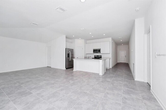 Building Photo - 4057 Ambrose Ave