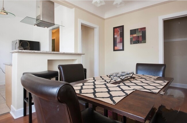 Building Photo - 1203 Gordon St