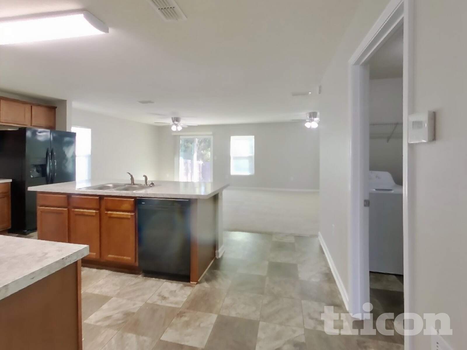 Building Photo - 1987 April Oaks Dr