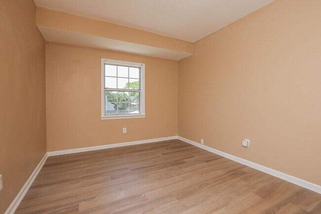 Building Photo - 4 bedroom 3 Bath in Tangelwoods - Fenced in backyard