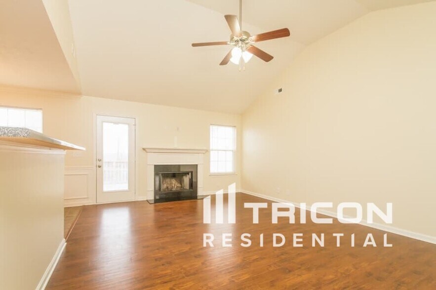 Building Photo - 1206 Aretha Dr