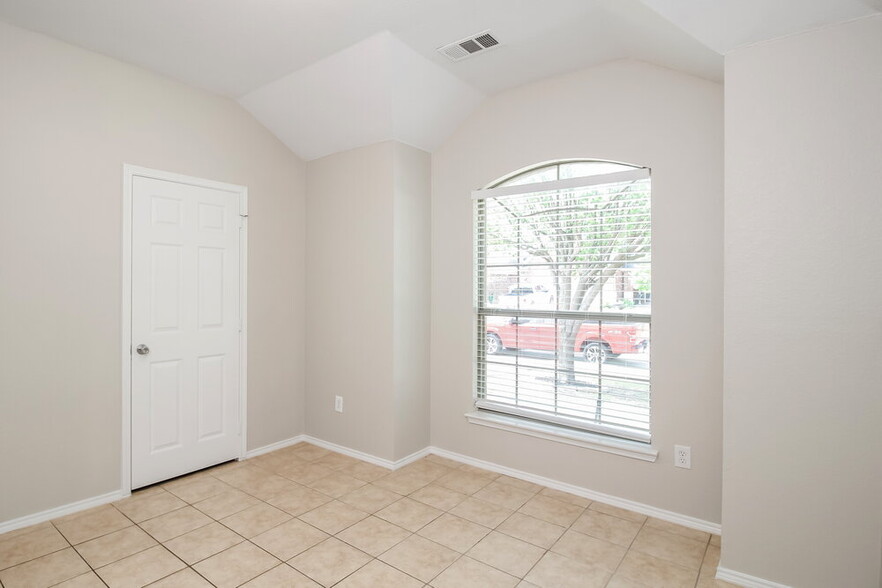 Building Photo - 129 Arbordale Way