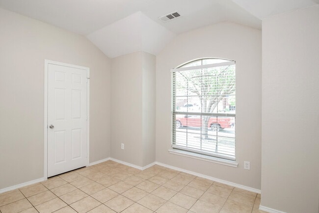 Building Photo - 129 Arbordale Way