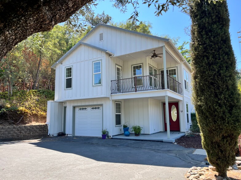 Primary Photo - 14385 Gods Hill