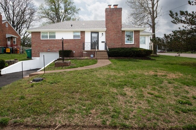 Building Photo - 956 Fontaine Pl