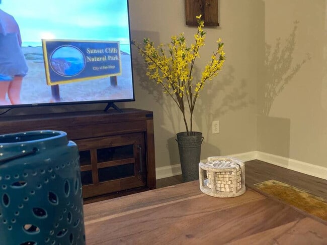 Building Photo - 3245 Clover Rd