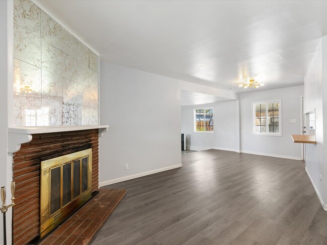 Building Photo - 1708 Probasco Way